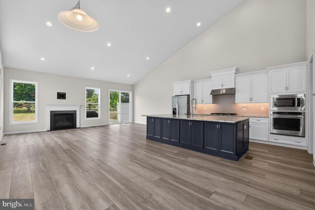 9 UMBRELL DR, Eagleville, PA 19403