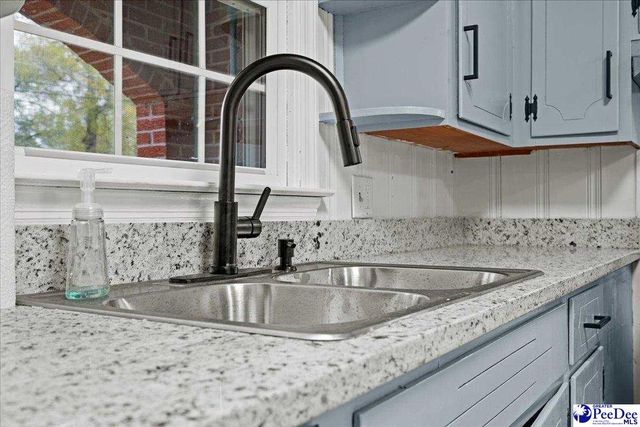 1213 Hobart Dr, Florence, SC 29501