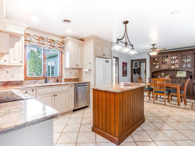 17663 W Bicentennial Drive, Elwood, IL 60421