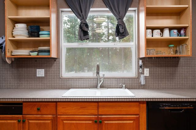 51577 Ash Road, La Pine, OR 97739