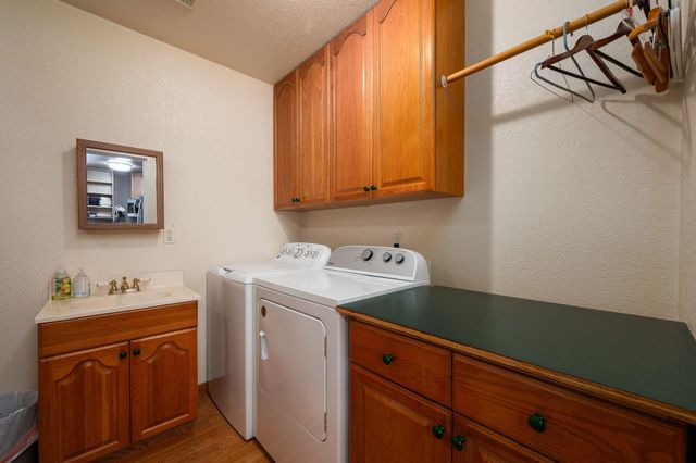 51577 Ash Road, La Pine, OR 97739