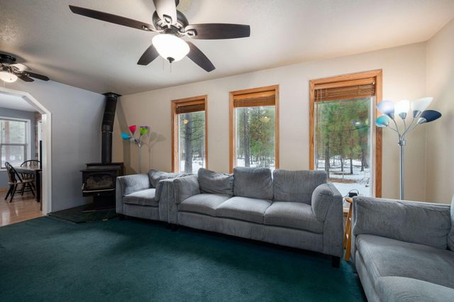 51577 Ash Road, La Pine, OR 97739