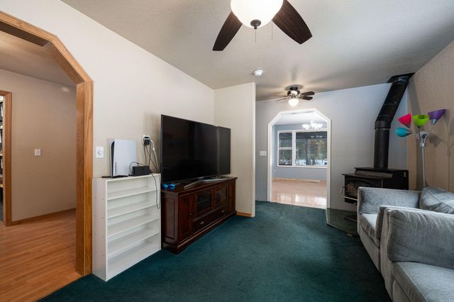 51577 Ash Road, La Pine, OR 97739