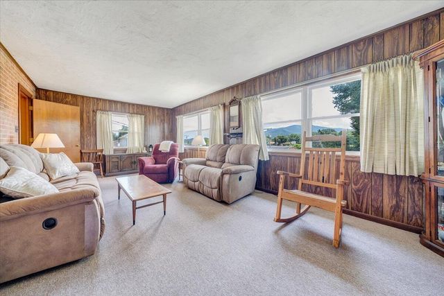 3705 Hawley DR, Salem, VA 24153