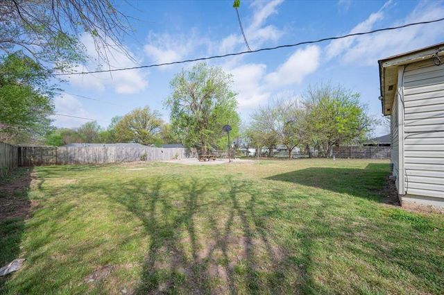 404 N 6th Street, Noble, OK 73068