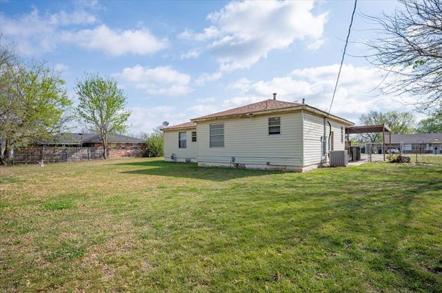 404 N 6th Street, Noble, OK 73068
