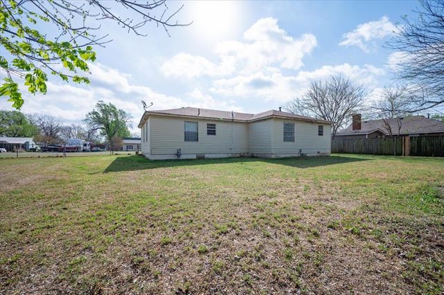 404 N 6th Street, Noble, OK 73068