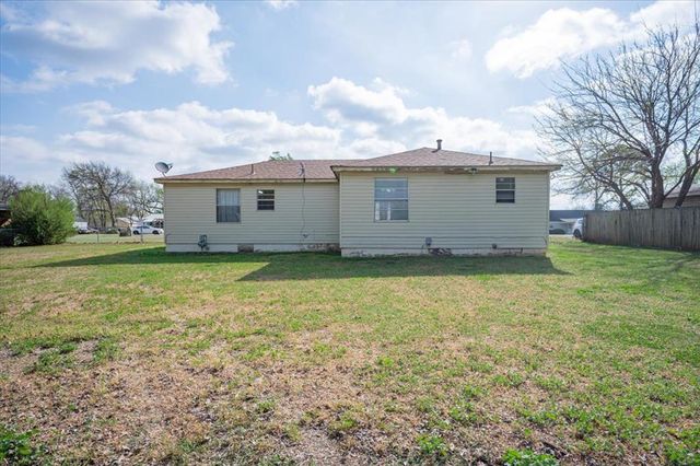 404 N 6th Street, Noble, OK 73068