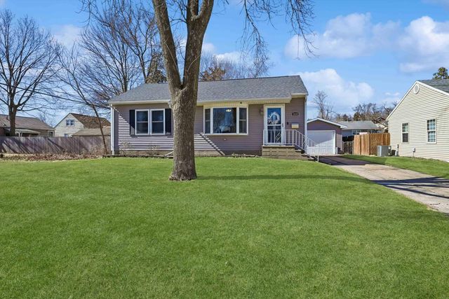 1620 NW 9th Street, Cedar Rapids, IA 52405