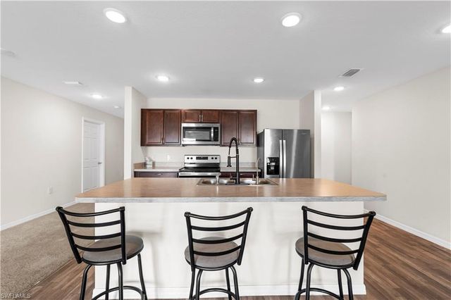 4216 20th ST SW, Lehigh Acres, FL 33976