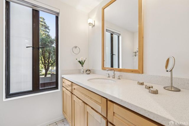 156 Lombard Street 37, San Francisco, CA 94111