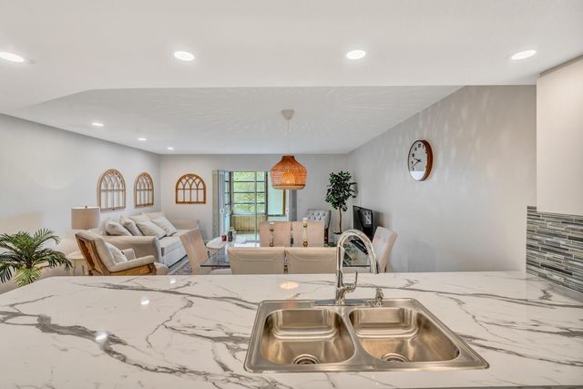 4750 NW 22nd Ct 417, Lauderhill, FL 33313