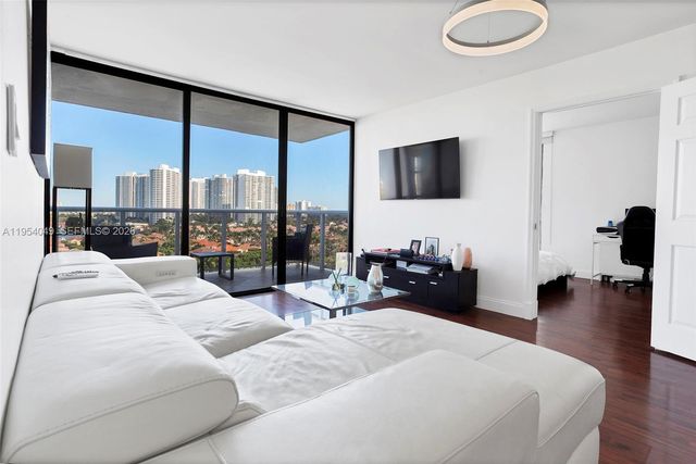 3675 N Country Club Dr 1102, Aventura, FL 33180