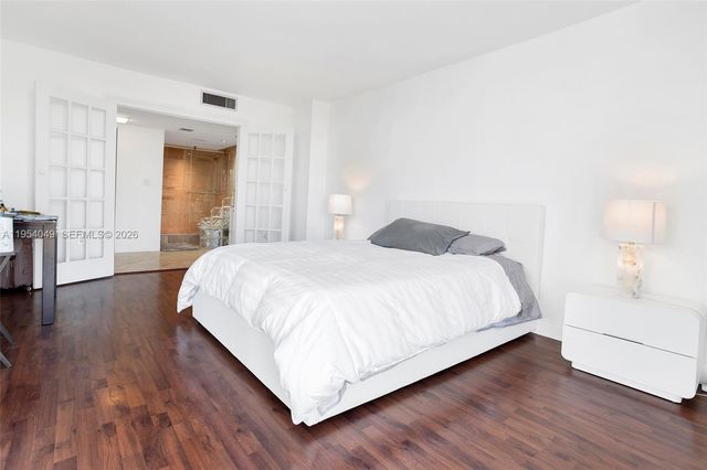 3675 N Country Club Dr 1102, Aventura, FL 33180