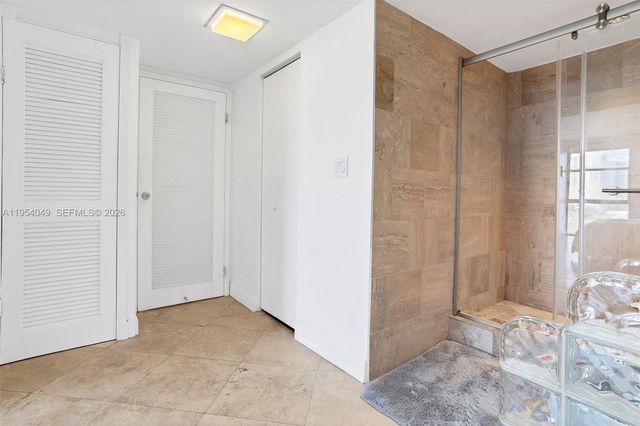 3675 N Country Club Dr 1102, Aventura, FL 33180