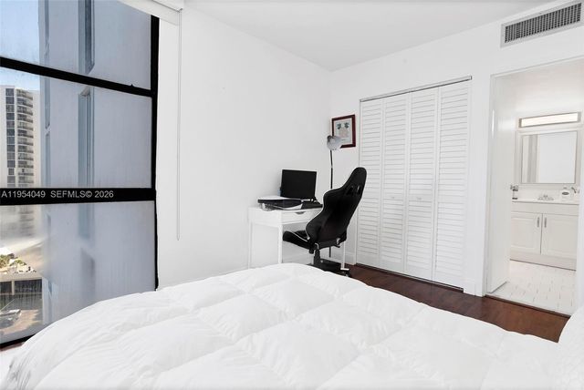 3675 N Country Club Dr 1102, Aventura, FL 33180