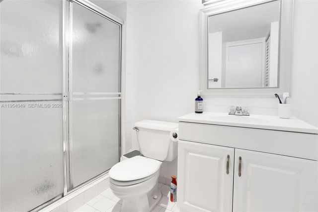 3675 N Country Club Dr 1102, Aventura, FL 33180