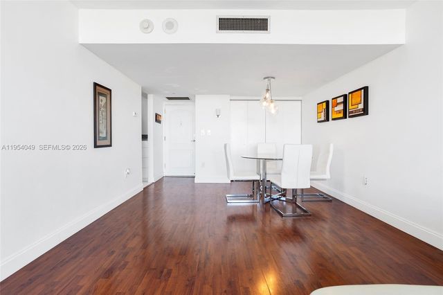 3675 N Country Club Dr 1102, Aventura, FL 33180