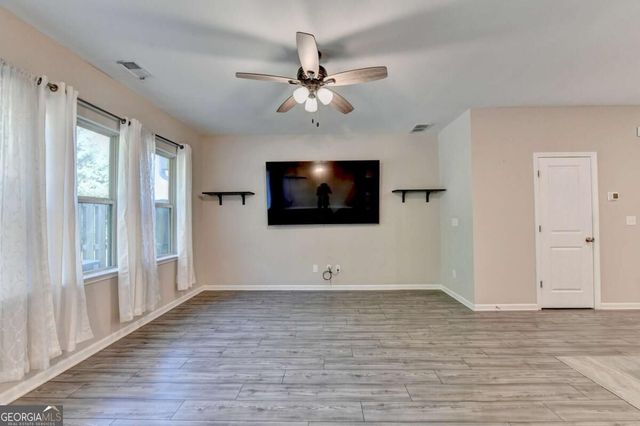 1930 Lanier Harbor Point, Buford, GA 30518