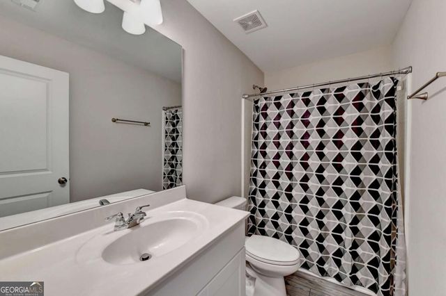 1930 Lanier Harbor Point, Buford, GA 30518