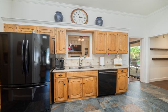 804 Park Hill Drive, Euless, TX 76040