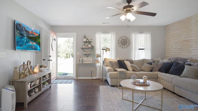 1844 NW Peach Orchard Road, Hartselle, AL 35640