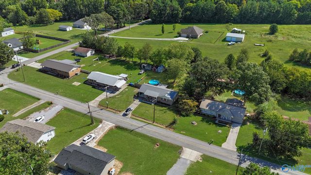 1844 NW Peach Orchard Road, Hartselle, AL 35640
