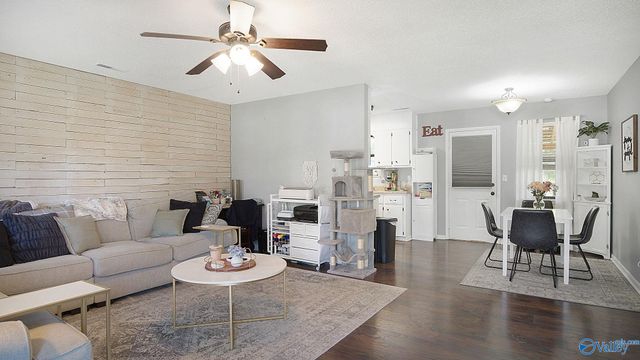 1844 NW Peach Orchard Road, Hartselle, AL 35640