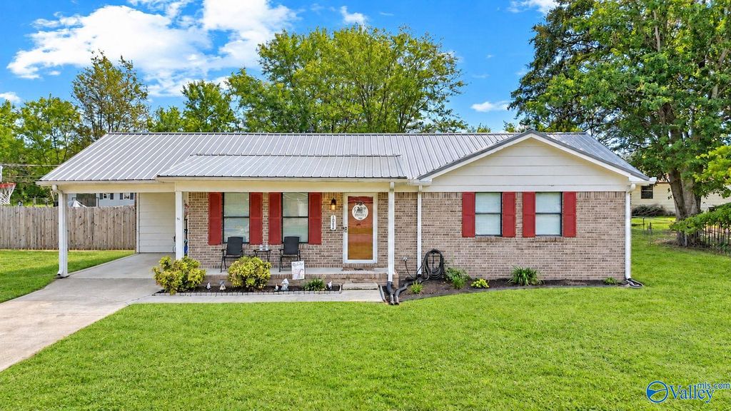 1844 NW Peach Orchard Road, Hartselle, AL 35640