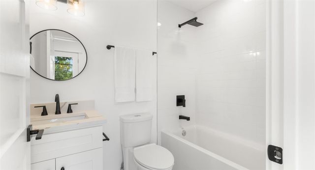 5912 Harold CT 107, Austin, TX 78721