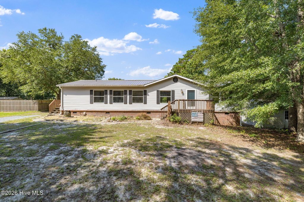 63 Warwick Court, Hampstead, NC 28443