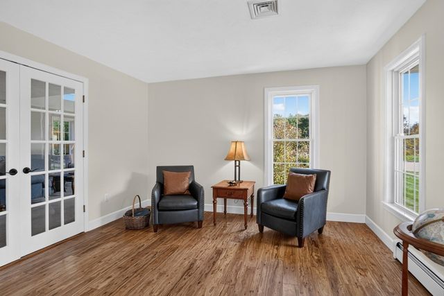 6 Beaver Brook Dr, Holliston, MA 01746