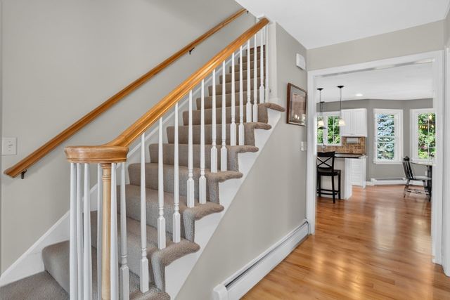 6 Beaver Brook Dr, Holliston, MA 01746