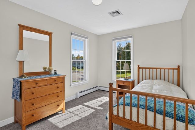 6 Beaver Brook Dr, Holliston, MA 01746