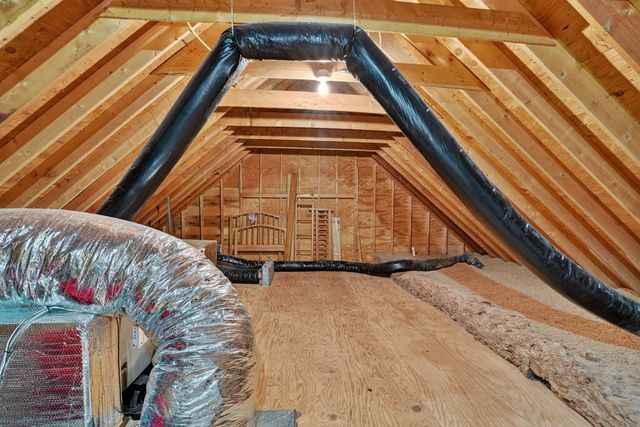 6 Beaver Brook Dr, Holliston, MA 01746