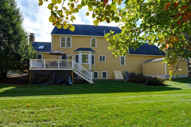 6 Beaver Brook Dr, Holliston, MA 01746