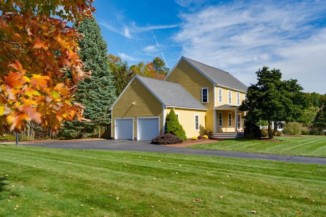 6 Beaver Brook Dr, Holliston, MA 01746