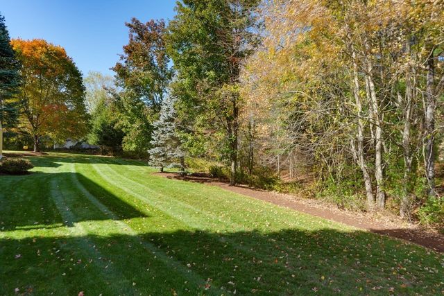6 Beaver Brook Dr, Holliston, MA 01746
