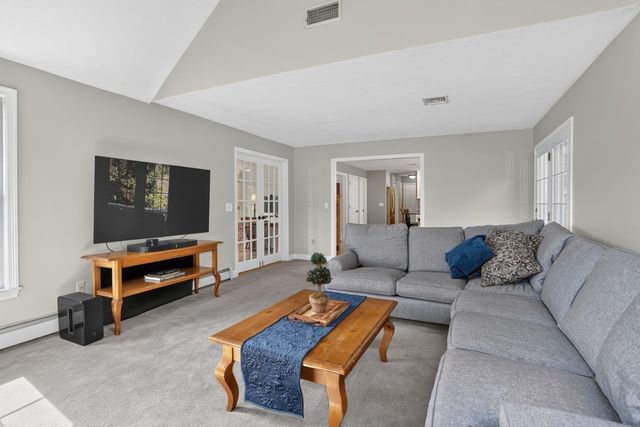 6 Beaver Brook Dr, Holliston, MA 01746