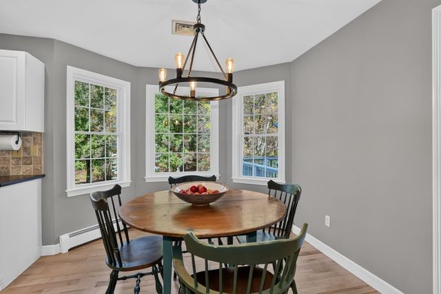 6 Beaver Brook Dr, Holliston, MA 01746
