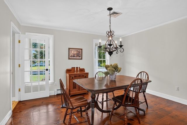 6 Beaver Brook Dr, Holliston, MA 01746