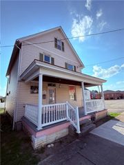 1607 Ligonier Street, Latrobe, PA 15650