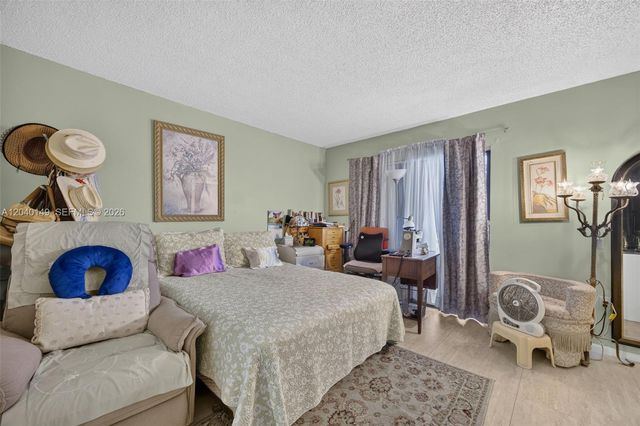 8415 SW 107th Avenue 240W, Miami, FL 33173