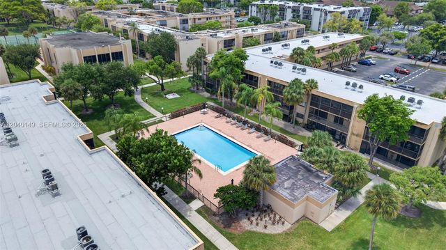 8415 SW 107th Avenue 240W, Miami, FL 33173