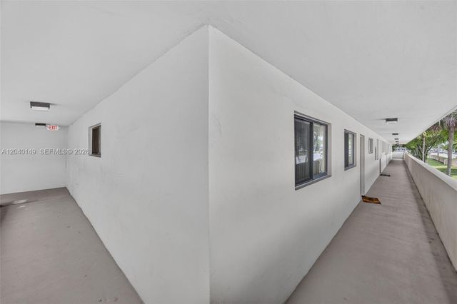 8415 SW 107th Avenue 240W, Miami, FL 33173