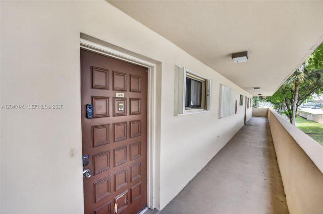 8415 SW 107th Avenue 240W, Miami, FL 33173
