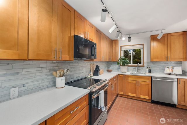 2321 NE 128th Street, Seattle, WA 98125