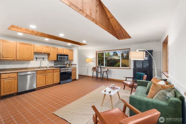 2321 NE 128th Street, Seattle, WA 98125