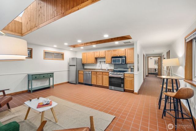 2321 NE 128th Street, Seattle, WA 98125