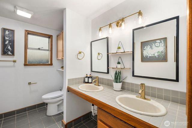 2321 NE 128th Street, Seattle, WA 98125